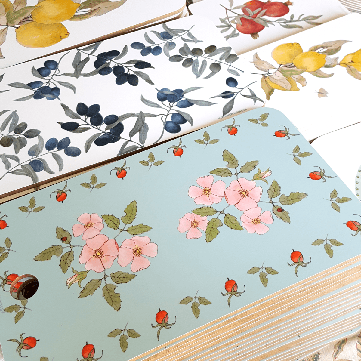 Skärbräda Nyponrosor 20x34 cm