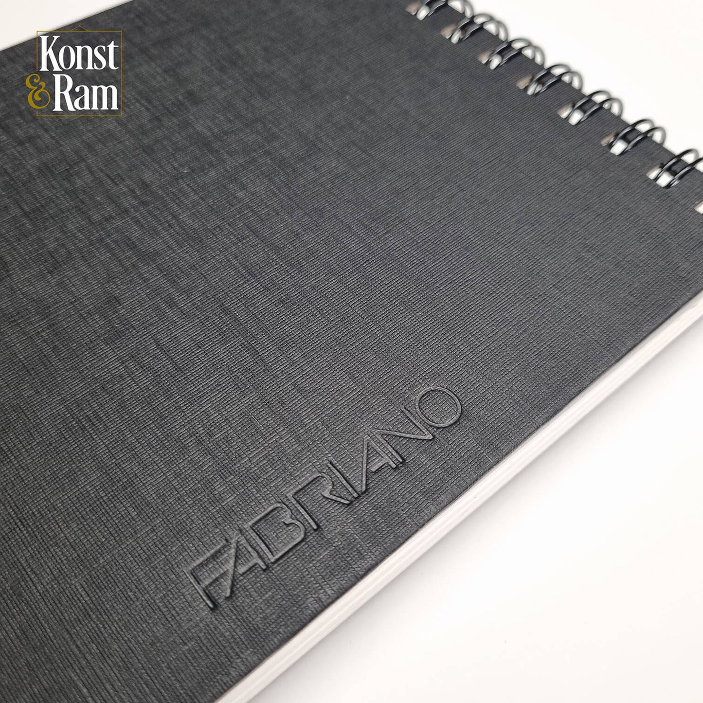 Sketchbook A5 Fabriano 110 gr Black
